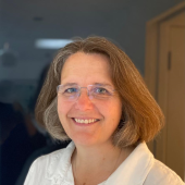 Dr Siobhan Carr